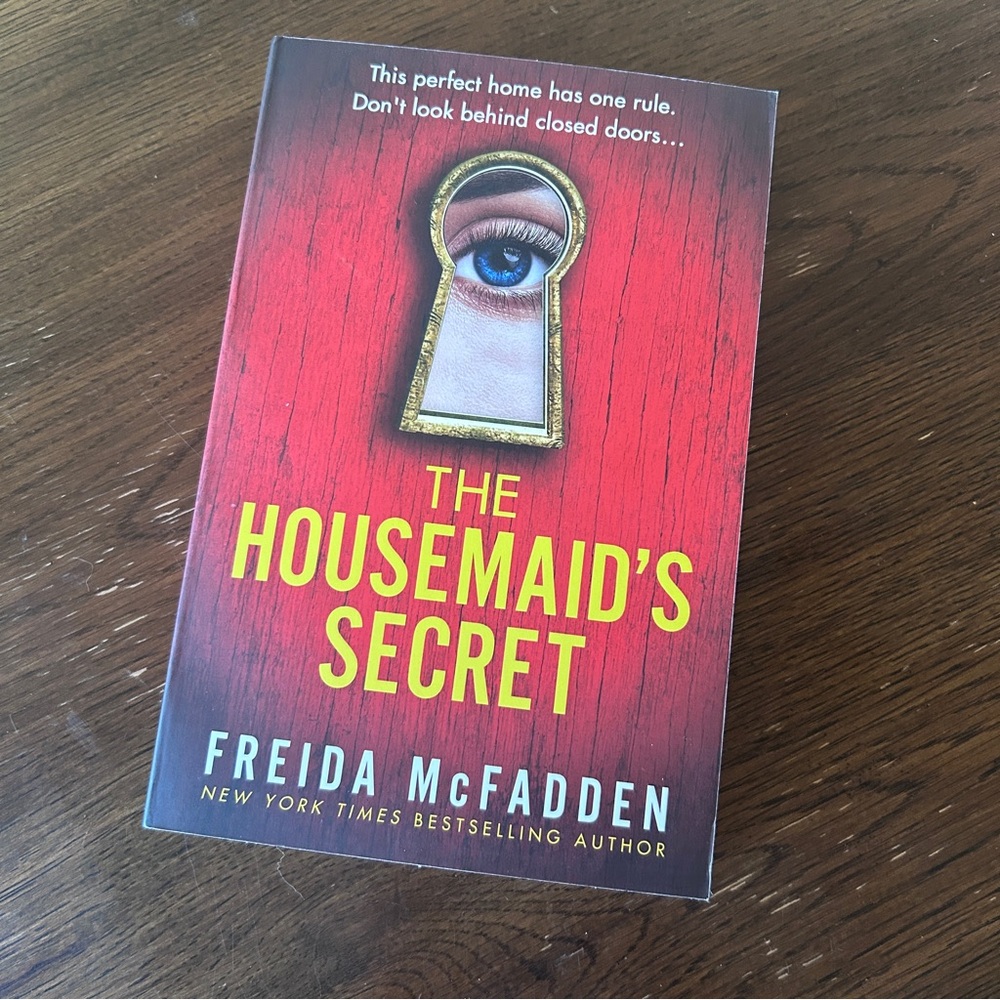 The Housemaid's Secret by Freida McFadden Paperback Book